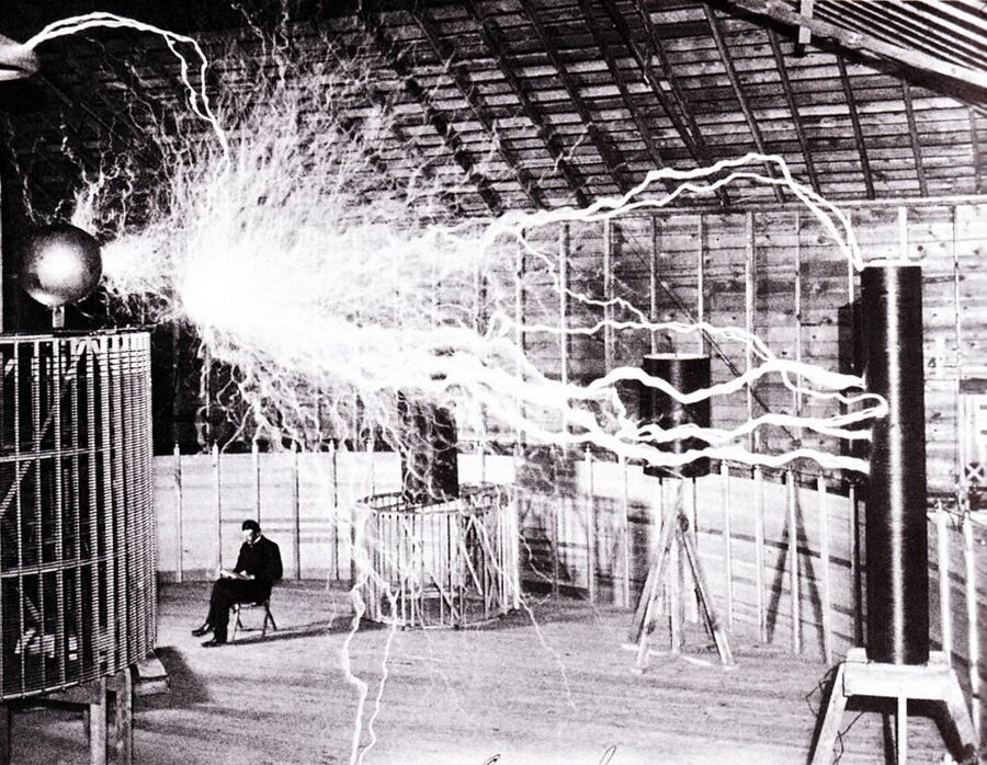 Nikola-Tesla-wireless-electricity